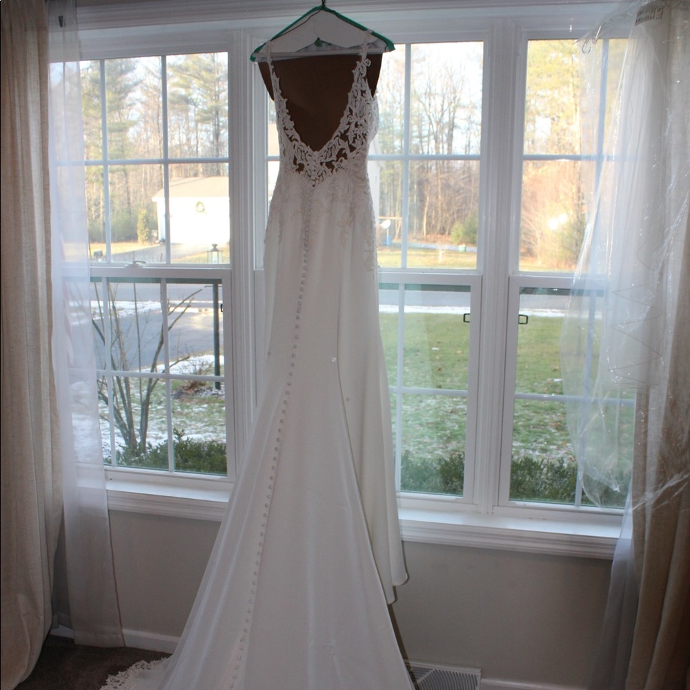 Essense of Australia Wedding Gown